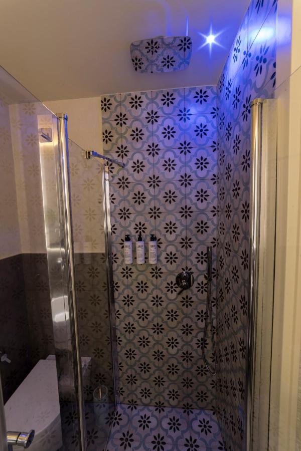 B&B Smartfit House - Room & Relax In Pescara Bagian luar foto